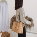Bolso de mujer cruzado de piel PU 30 x 25 x 14 cm Forma minimalista con dos asas y correa larga Superficie mate y lisa 3