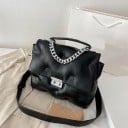 Bolso de mujer tipo crossbody con asa superior y cadena Forma de almohada con anillos cosidos Cierre metálico Cuero PU 30 x 24 x 8 cm 3