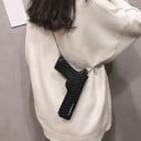 Bolso de mujer tipo crossbody en forma de pistola Con cadena de metal para llevar al hombro Estructura escamosa de superficie de cuero PU 3