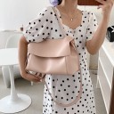 Bolso grande de mujer bandolera con solapa Diseño minimalista sencillo Cuero sintético suave Interior espacioso 33 x 24 x 13 cm 4