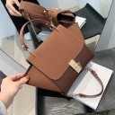 Bolso trapezoidal para mujer, de mano y cruzado. Cuero sintético con patrón de cocodrilo y aspecto de ante. Cierre dorado 34 x 20 x 12 7