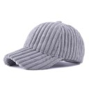 Boné de mulher em manchão com cordas largas Superfície suave em veludo Forma de baseball Visor curvado Perímetro da cabeça 56 a 58 cm 6