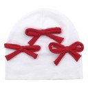 Bonnet d'enfant avec des nœuds 13