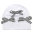 Bonnet d'enfant avec des nœuds 3