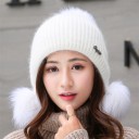 Bonnet d'hiver pour femmes avec pompons A1 4