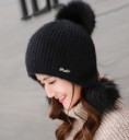 Bonnet d'hiver pour femmes avec pompons A1 1