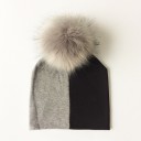 Børnehue i to farver med pompon 5