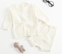 Børnestrikket sweater og shorts 1