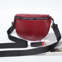 Borsa a tracolla da donna a forma di mezzaluna Ampia tracolla in pelle vera e poliestere Tasca posteriore con zip 25 x 16 x 7,5 cm 6
