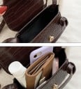 Borsa a tracolla da donna a forma di mezzaluna con motivo coccodrillo Patta e sottile tracolla in pelle PU e poliestere 20,5 x 14 x 10,5 6