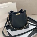 Borsa a tracolla da donna a forma di sacco Manico a catena in grandi maglie Lunga tracolla dorata PU pelle 21 x 20 x 11 cm 1