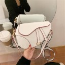 Borsa a tracolla da donna a forma di sella Klopa con fasce decorative e anello metallico in PU pelle 25 x 20 x 8 cm A spalla 2