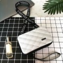 Borsa a tracolla da donna con guscio rigido in plastica Motivo a rombi Zip perimetrale Tracolla lunga e manico 17,5 x 10,5 x 7 cm 1