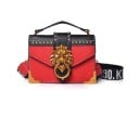 Borsa a tracolla da donna in pelle PU con patta Decorazione a forma di testa di leone Borchie e angoli in metallo Manico e tracolla larga 20 x 3