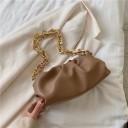 Borsa morbida da donna con catena dorata massiccia Forma arricciata che ricorda un cuscino Borsa a mano 28 x 14 x 10 cm in pelle PU 3