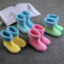 Botas de chuva para crianças com pelúcia 1