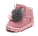 Botas de menina com pompons 1