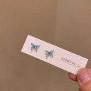 Boucles d'oreilles à clou pour femmes en forme de papillons 4