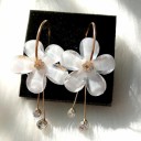 Boucles d'oreilles créoles avec fleur 3