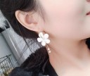 Boucles d'oreilles créoles avec fleur 8