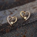 Boucles d'oreilles en forme de cœur pour femmes avec des zirconiums 3