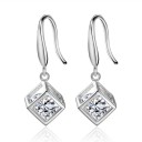 Boucles d'oreilles pendantes en forme de cube pour femmes 1