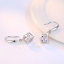 Boucles d'oreilles pendantes en forme de cube pour femmes 4