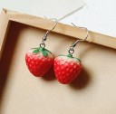 Boucles d'oreilles pendantes fraises 2