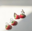 Boucles d'oreilles pendantes fraises 3