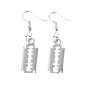 Boucles d'oreilles pendantes pour femmes en forme de rasoir 1