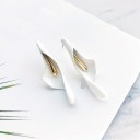 Boucles d'oreilles pendantes pour femmes lys 1