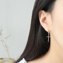 Boucles d'oreilles pour femmes avec croix 3