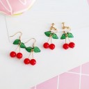 Boucles d'oreilles pour femmes avec des cerises 2