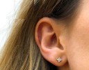 Boucles d'oreilles pour femmes en forme de fleurs avec des zirconiums 3