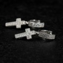 Boucles d'oreilles rondes avec croix 3