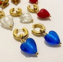 Boucles d'oreilles rondes pour femmes avec cœur 2