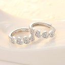 Boucles d'oreilles rondes pour femmes avec des cœurs 5
