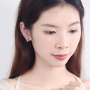Boucles d'oreilles rondes pour femmes avec patte 4