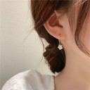 Boucles d'oreilles rondes pour femmes avec pendentif floral 2