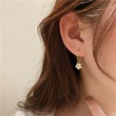 Boucles d'oreilles rondes pour femmes avec pendentif floral 4