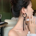 Boucles d'oreilles rondes pour femmes avec un nœud 3