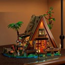 Bouwset Bosdriehoekhuis 24 x 21 x 21 cm Gedetailleerd model van een blokhut aan het meer met terras en tuin Creatieve decoratieve set met 1486 onderdelen 4