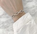 Bracciale aperto da donna con anelli 2