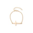 Bracelet en chaîne avec croix 1