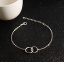 Bracelet en chaîne avec des anneaux liés 2