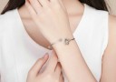 Bracelet ouvert pour femme avec abeille 2