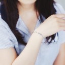 Bracelet ouvert pour femme avec un chat 2