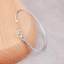 Bracelet ouvert pour femme avec un chat 4