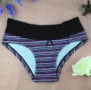 Braguita de rayas con ribete floral 5