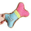 Brinquedo de peluche a apitar para cão em forma de osso colorido 17 x 10 cm brinquedo de mastigar resistente em poliéster e algodão para cães pequenos e médios 4